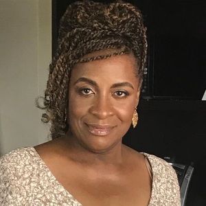 Meet your Posher, Cynthia